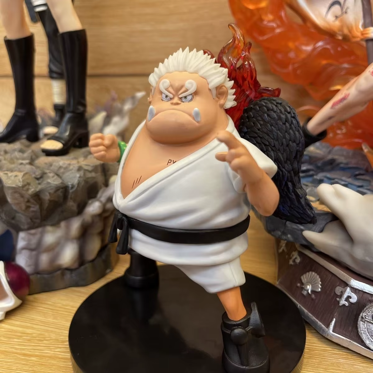 17Cm/6.6In Anime One Piece Figures Jinbe Oka Shichibukai Seaman Anime Figure Model Ornament Gift